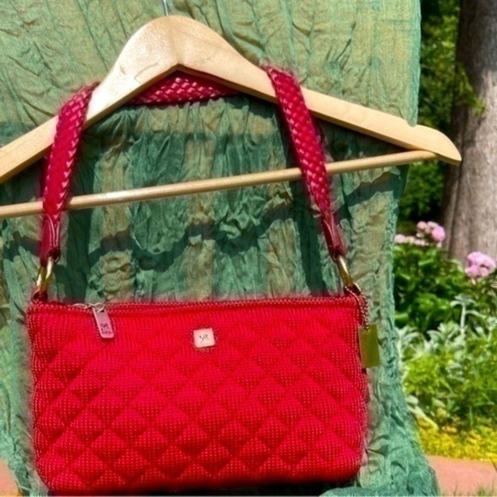 Cute red Lina purse. NWOT.